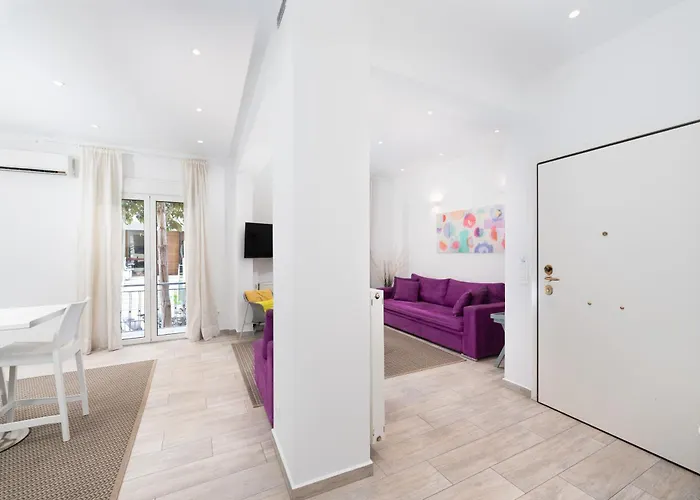 Spacious Modern Apartment In Athens Near Metro