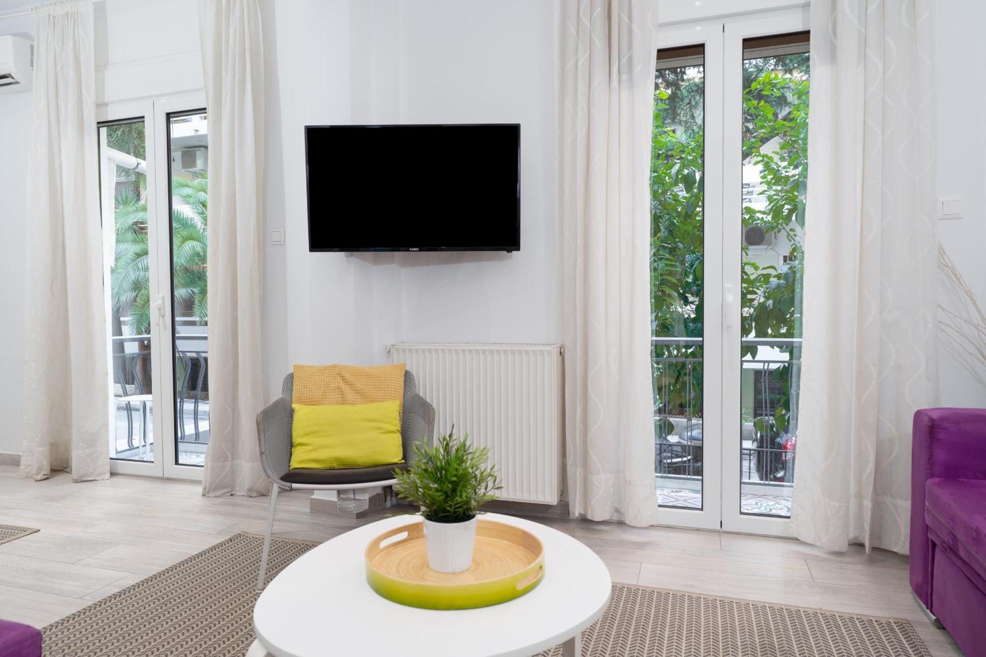 Apartment Spacious Modern In Near Metro *