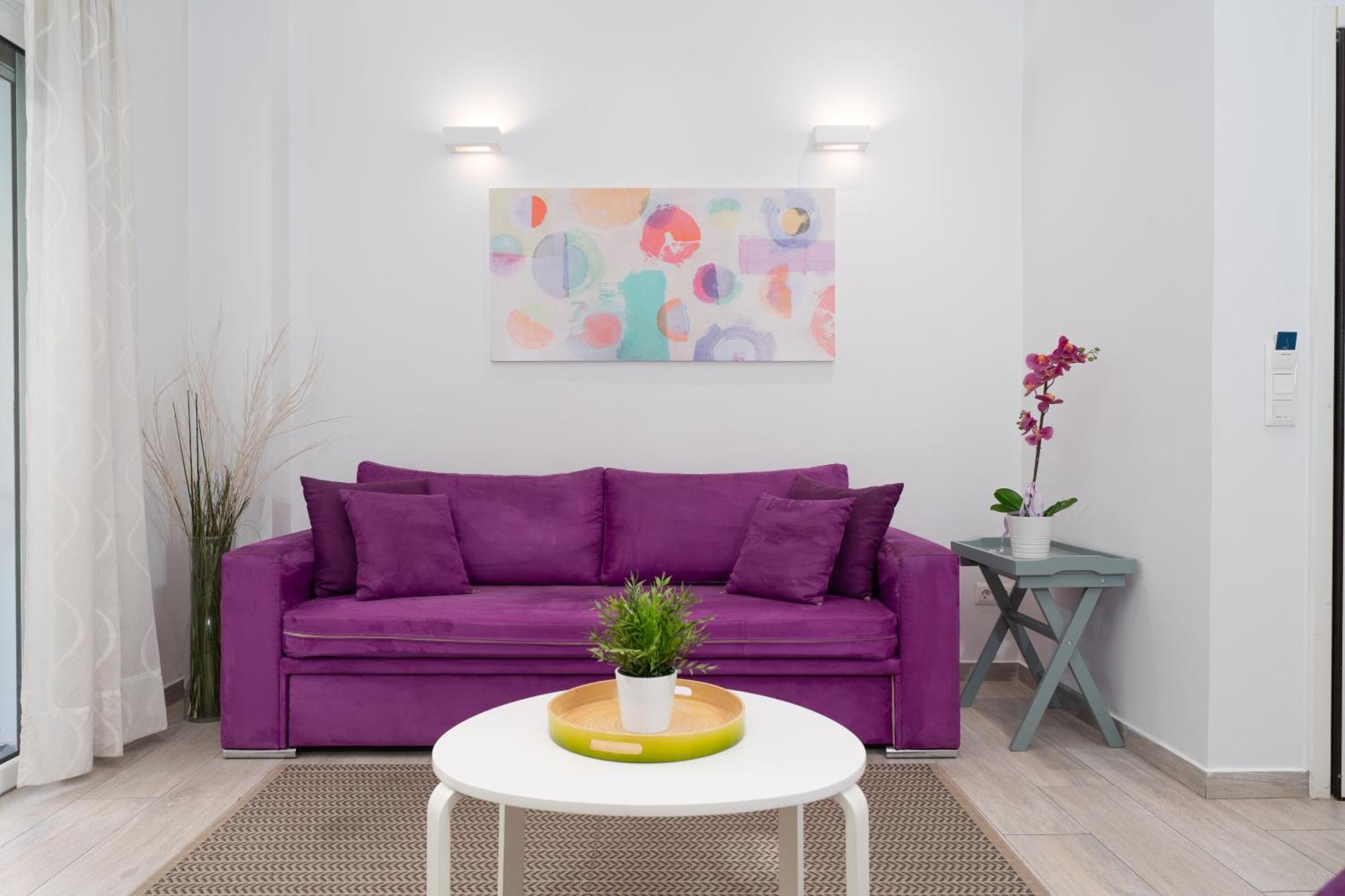 Apartment Spacious Modern In Near Metro Athens