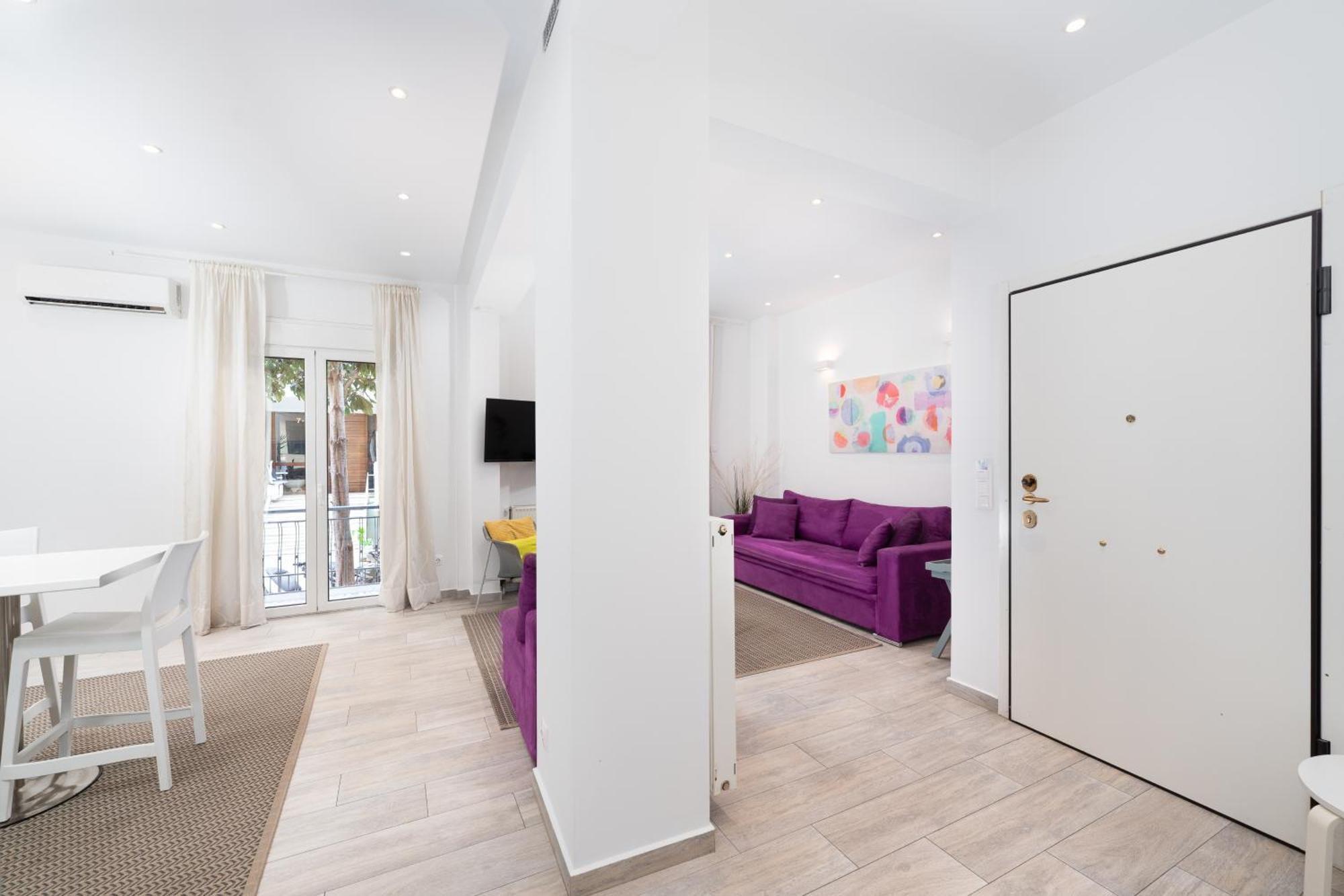 Spacious Modern In Near Metro *