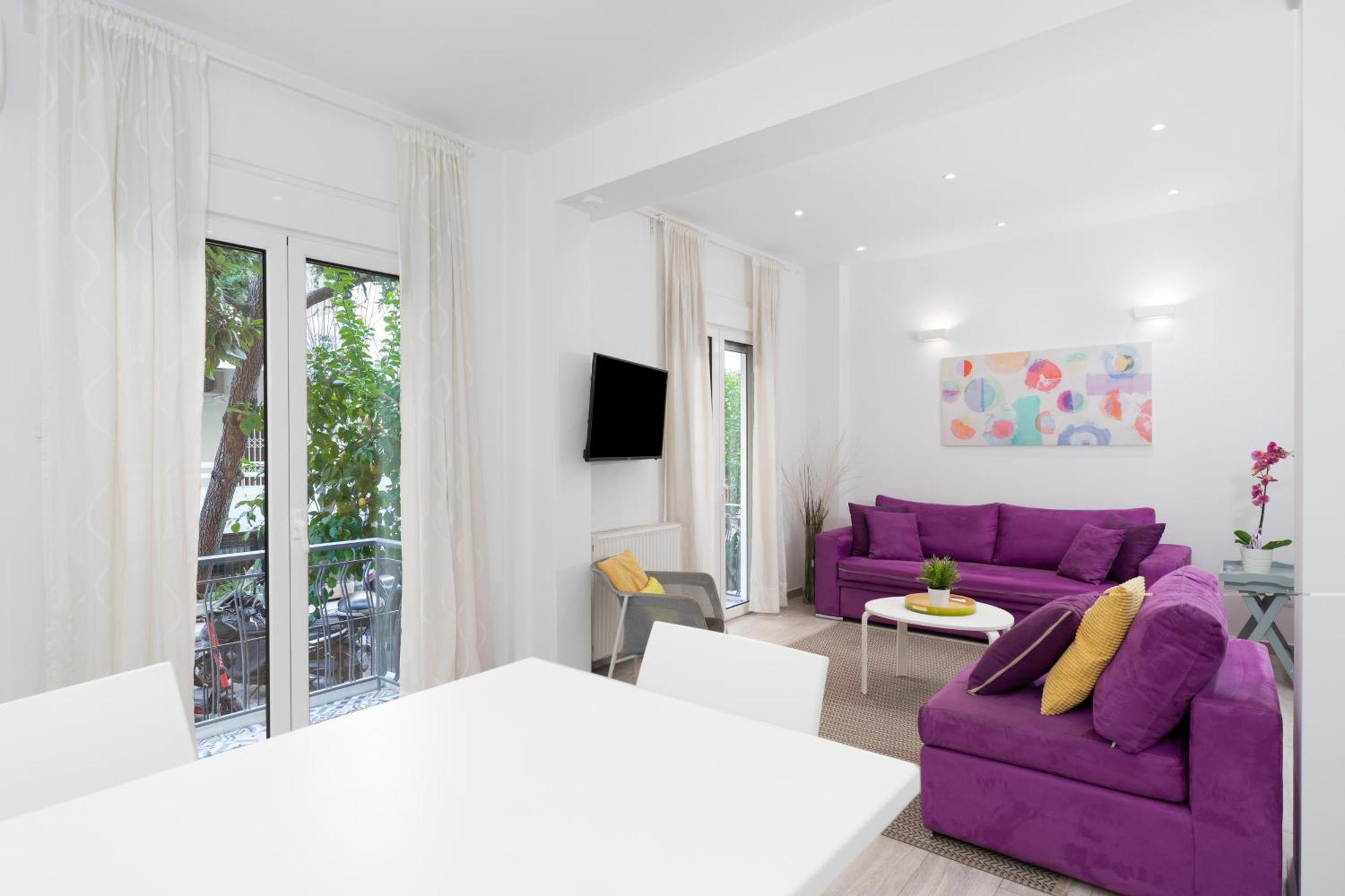 Spacious Modern In Near Metro Apartment *