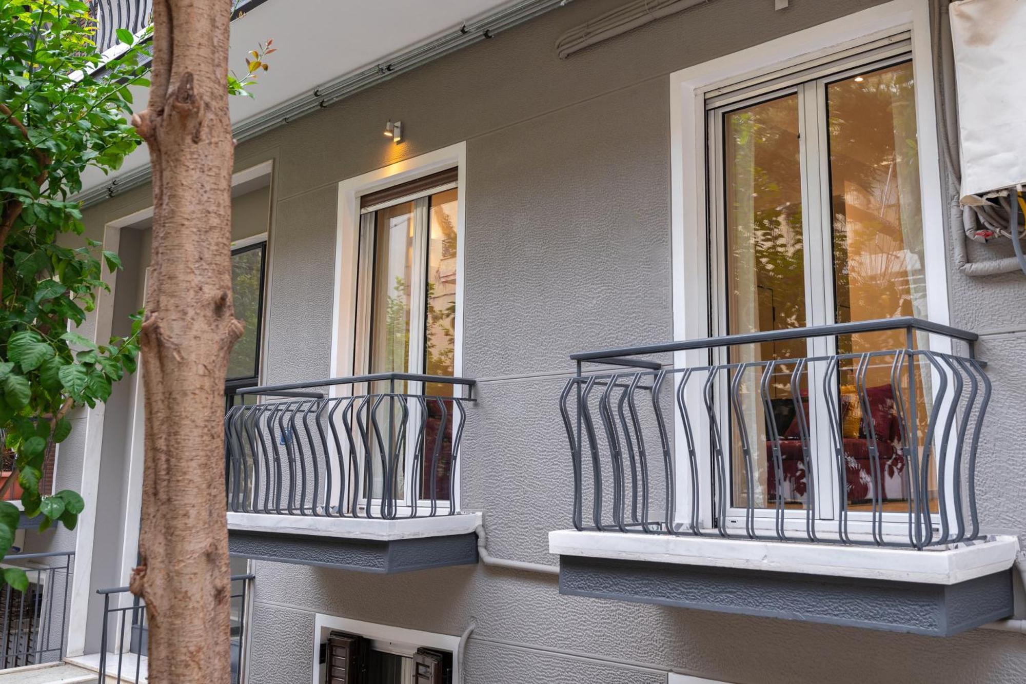 Spacious Modern In Near Metro *
